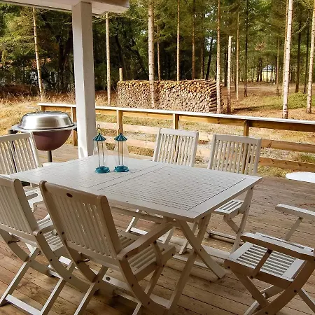 בית נופש 6 Person In