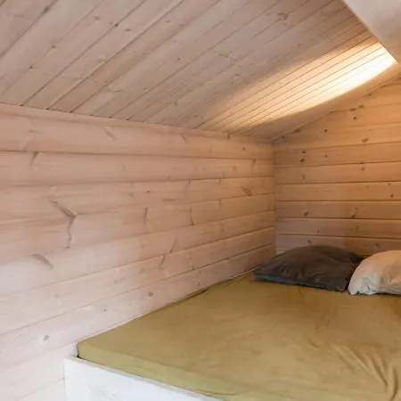 בית נופש 6 Person In *